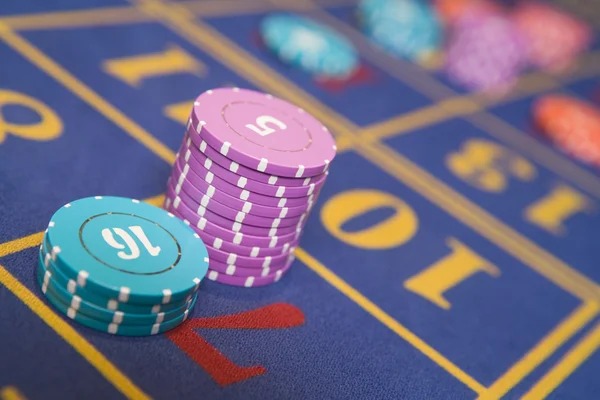 hokipalace login platform interface showing slot games, live-dealer tables, and sportsbook categories